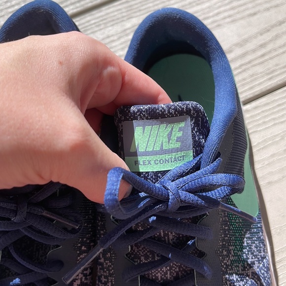 Nike shoes - Picture 4 of 5